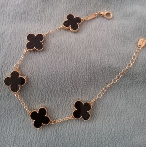 Clover bracelet black stones